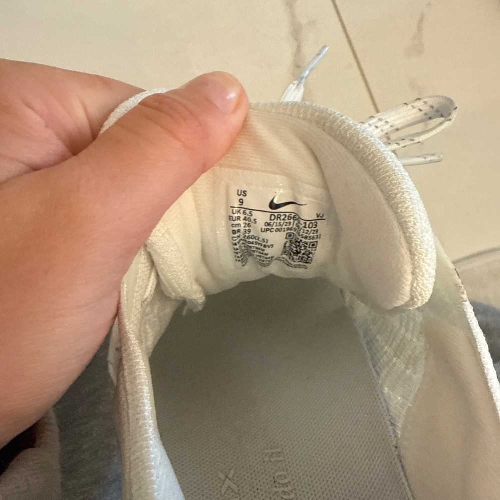 Nike Invincible 3 - Picture 2 of 5